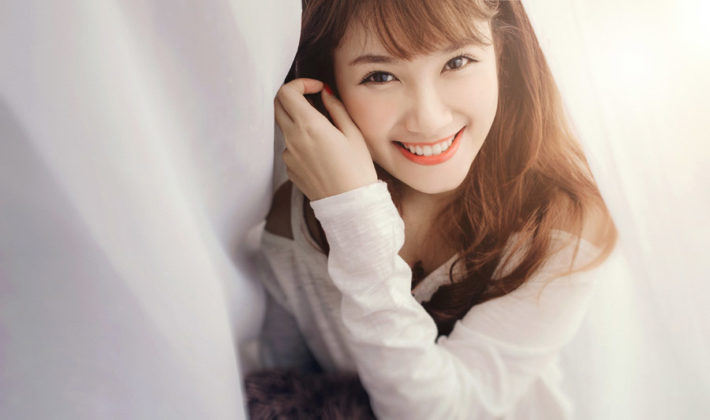 ほほ笑む女性